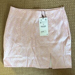 BRAND NEW Zara Pink Daisy Mini Skirt